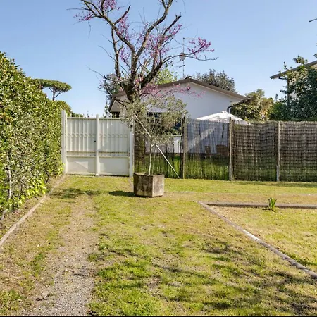 Villa Amazing Piave In Heart Of Dei Marmi Forte dei Marmi